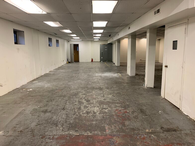 More Photos Of 153-04 Rockaway Blvd, Jamaica Warehouse For Lease