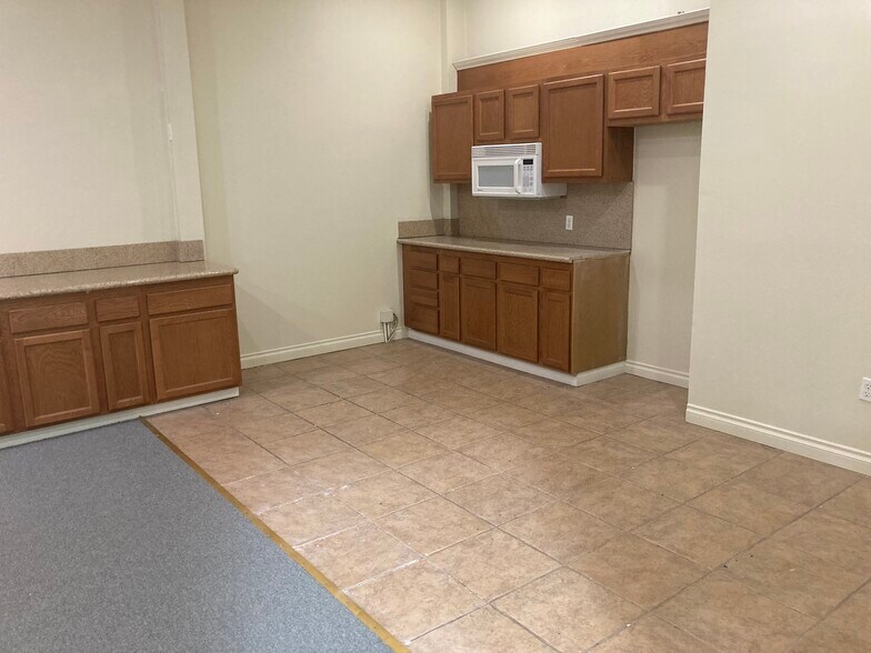 More Photos Of 11981 Jack Benny Dr, Rancho Cucamonga Warehouse For Lease