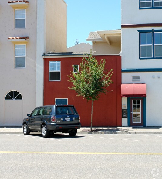 More Photos Of 220 Windsor River Rd, Windsor Apartments For Sale