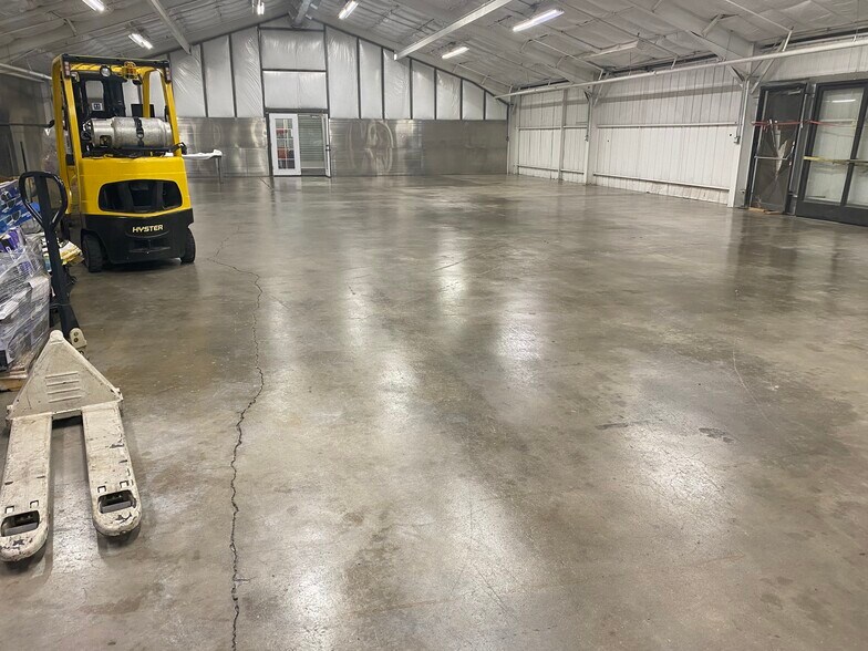 More Photos Of 13586 Central Rd, Apple Valley Unknown For Lease