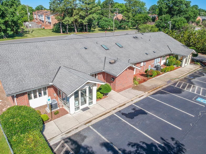 More Photos Of 12205 Gayton Rd, Richmond Office For Lease