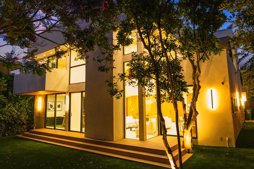 More Photos Of 7372 Fay Ave, La Jolla Multifamily For Sale