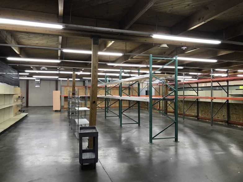 Primary Photo Of 335 N Wycoff Ave, Bremerton Distribution For Sale