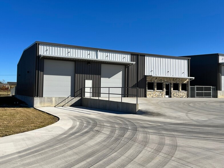 Primary Photo Of 120 Old Agnes Rd, Weatherford Flex For Lease