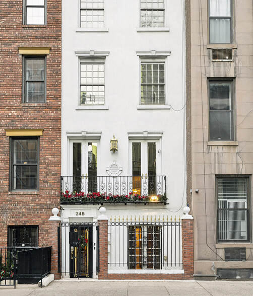 Primary Photo Of 245 E 52nd St, New York Apartments For Sale