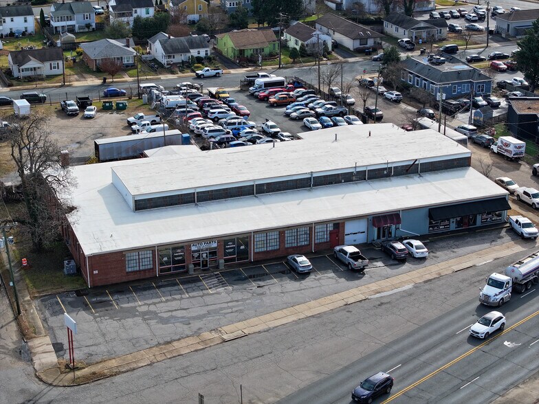 More Photos Of 400-410 Amaret St, Fredericksburg Auto Repair For Lease
