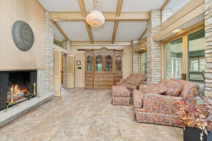 More Photos Of W1800 County Road B, Genoa City Specialty For Sale