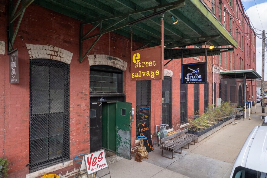 More Photos Of 923 N E St, Richmond Storefront For Sale