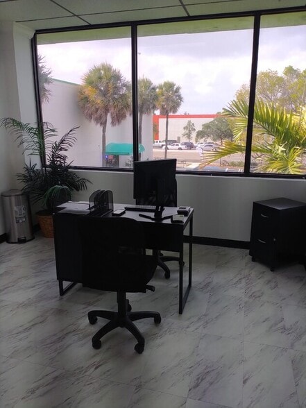 More Photos Of 750 E Sample Rd, Pompano Beach Self Storage For Lease