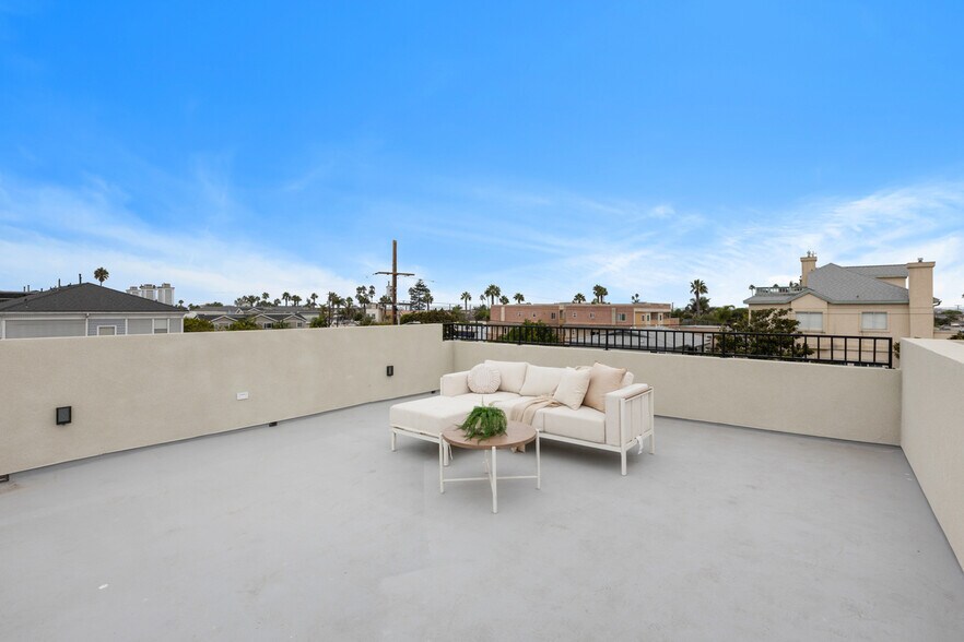 More Photos Of 243 Dahlia Ave, Imperial Beach Apartments For Sale