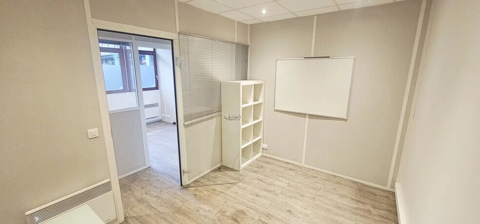 More Photos Of 250 Avenue Du Président Wilson, Saint-Denis Office For Sale