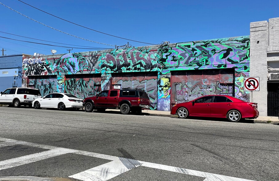 More Photos Of 2315-2319 E 8th St, Los Angeles Warehouse For Lease