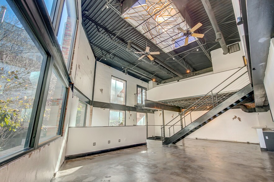 More Photos Of 1801 Laws St, Dallas Office Residential For Lease