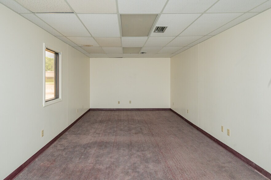 More Photos Of 730 Memorial Dr, Bessemer Medical For Sale