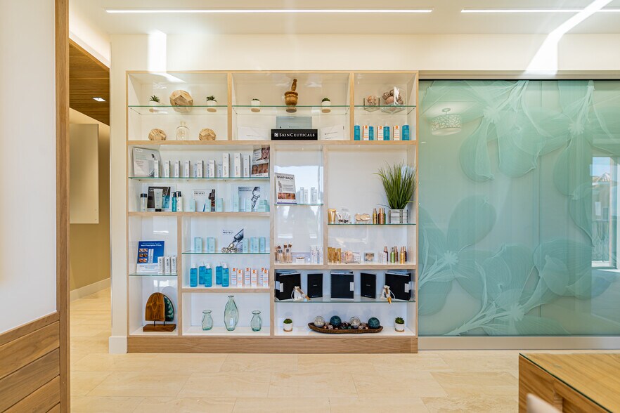 More Photos Of 1333 3rd Ave S, Naples Medical For Lease