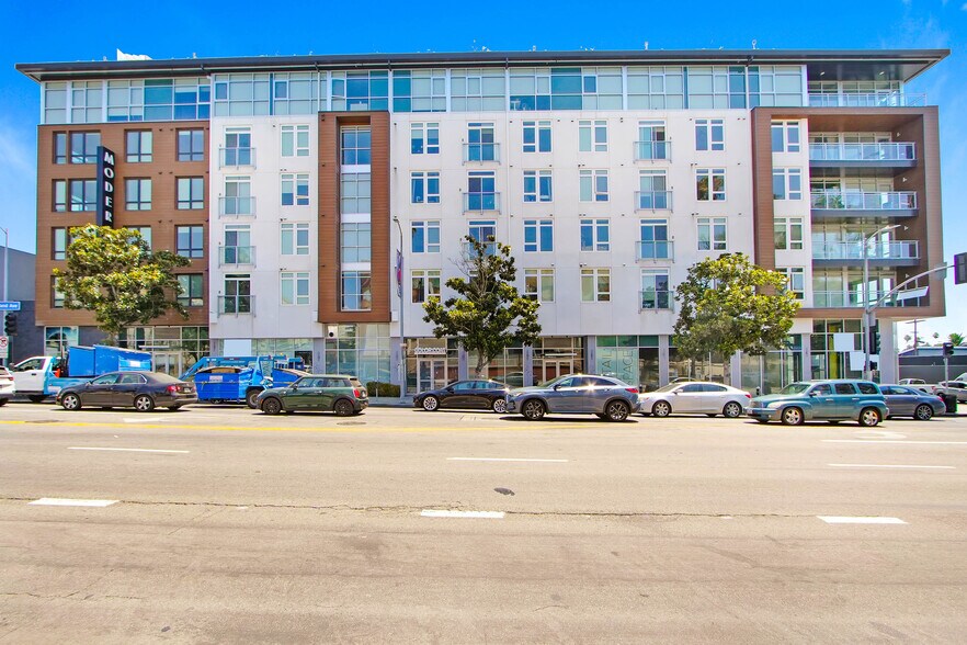 More Photos Of 1600 N Highland Ave, Los Angeles Apartments For Lease