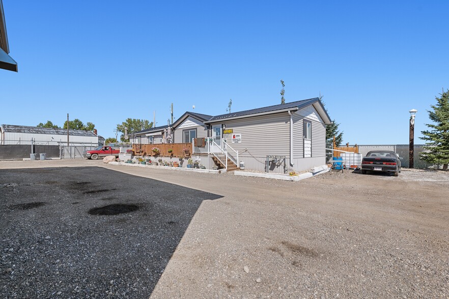 More Photos Of 81 Barstow St, Carseland Auto Repair For Sale