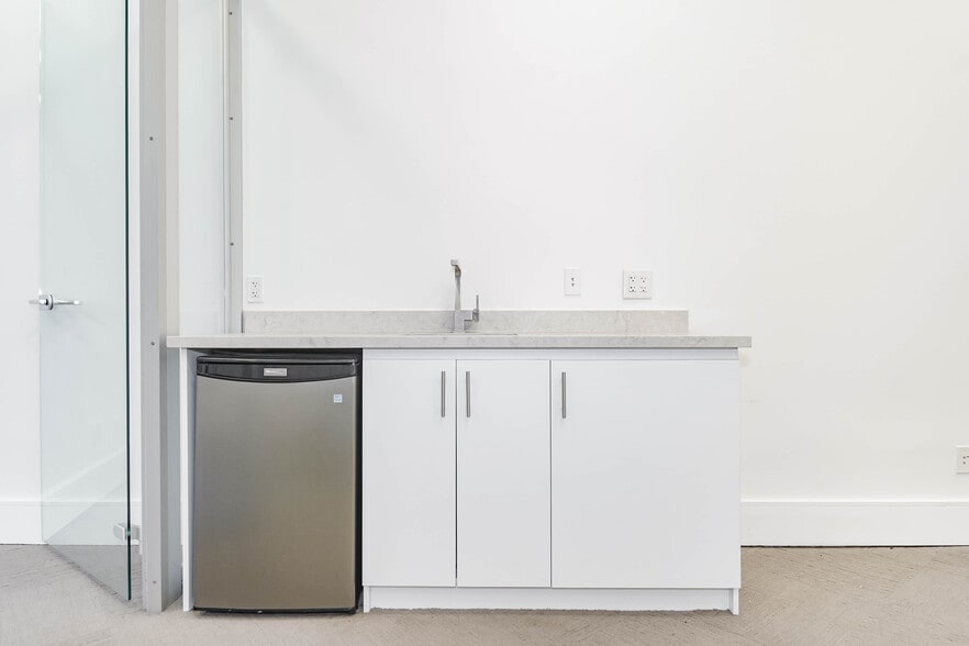 More Photos Of 4763-4789 Yonge St, Toronto Office Residential For Sale