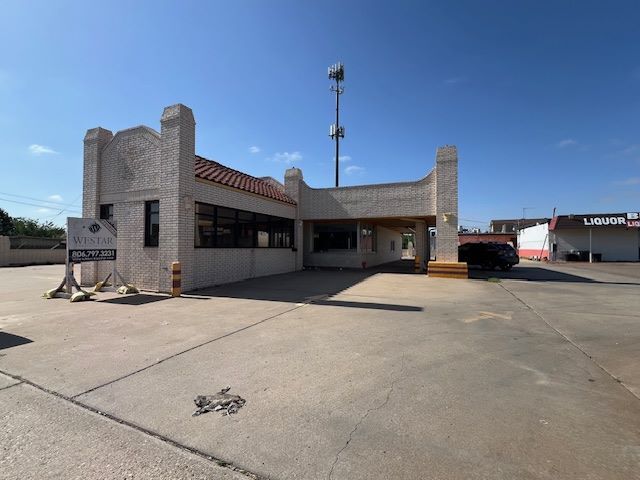 Primary Photo Of 811 50th St, Lubbock Restaurant For Lease