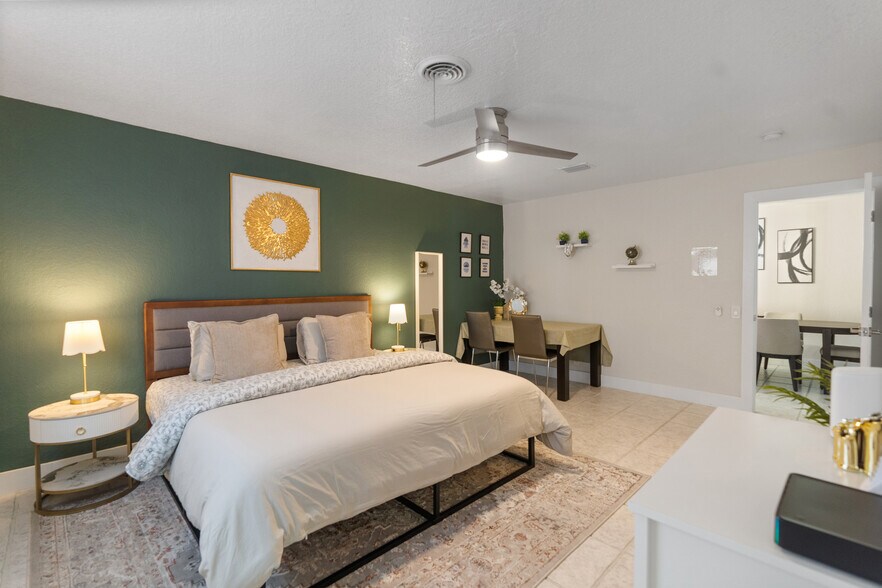 More Photos Of 1520 NE 51st St, Fort Lauderdale Apartments For Sale