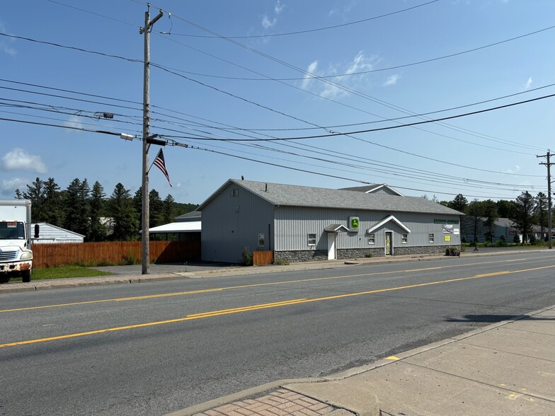 Primary Photo Of 809 E Genesee St, Chittenango Freestanding For Lease