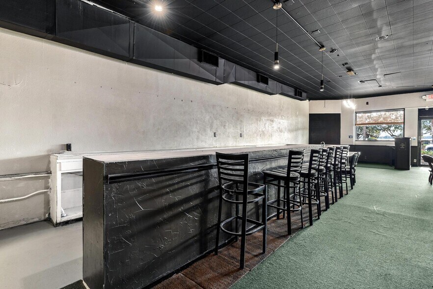 More Photos Of 227 E Main St, Tavares General Retail For Sale