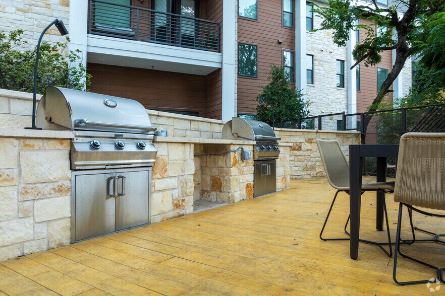 More Photos Of 5100 Bolm Rd, Austin Apartments For Lease