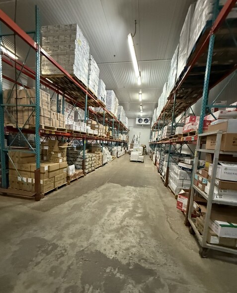 More Photos Of 950 Chase Ave, Elk Grove Village Food Processing For Sale