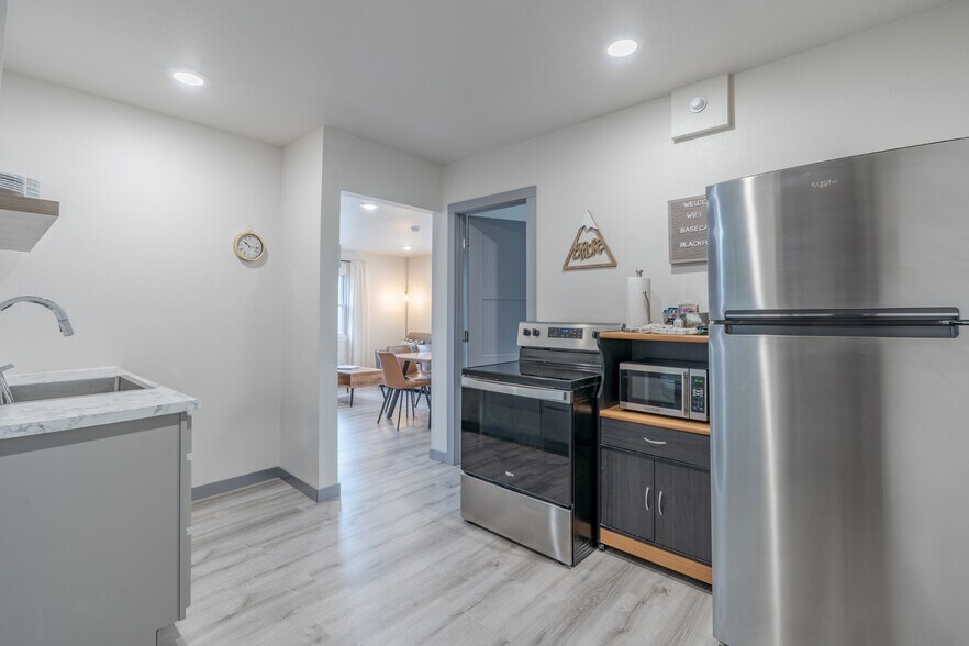 More Photos Of 632 Mount Rushmore Rd, Custer Specialty For Sale