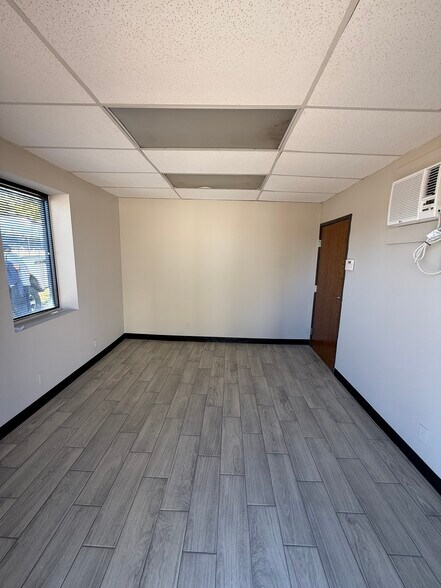 More Photos Of 1731 Wall St, Garland Unknown For Lease