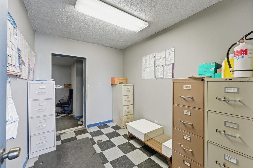 More Photos Of 15831 Highway 105 W, Montgomery Light Manufacturing For Sale