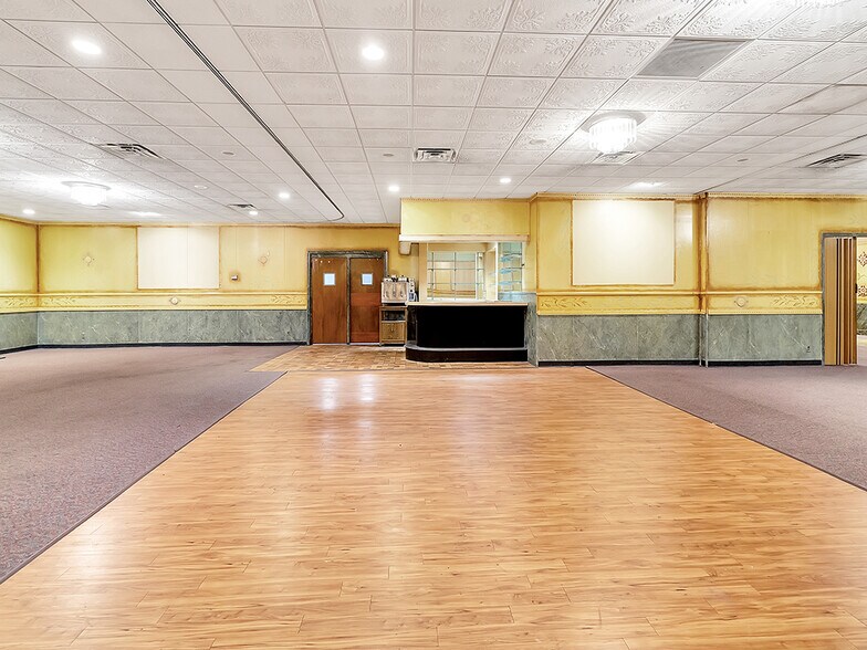 More Photos Of 1341 Springwells St, Detroit General Retail For Sale