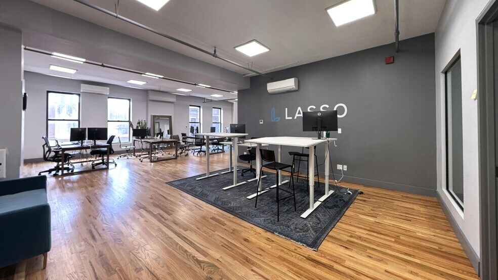 More Photos Of 390 Berry St, Brooklyn Loft Creative Space For Lease