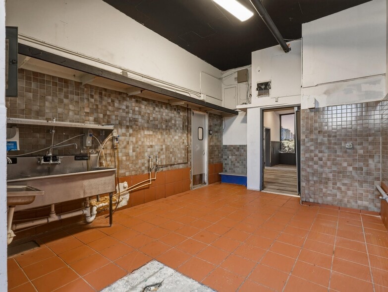 More Photos Of 225 95th St, Surfside Storefront For Lease