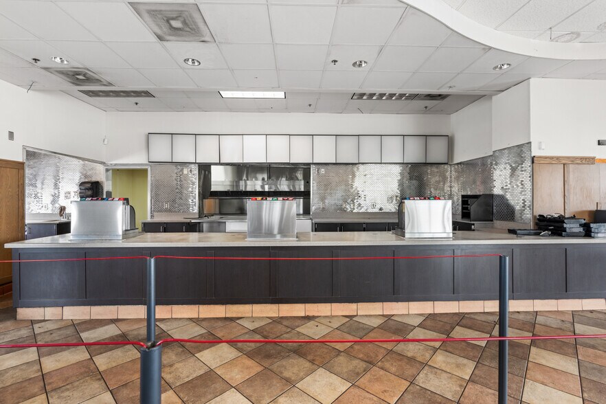 More Photos Of 1197 Lakes Blvd, Lake Park Fast Food For Lease