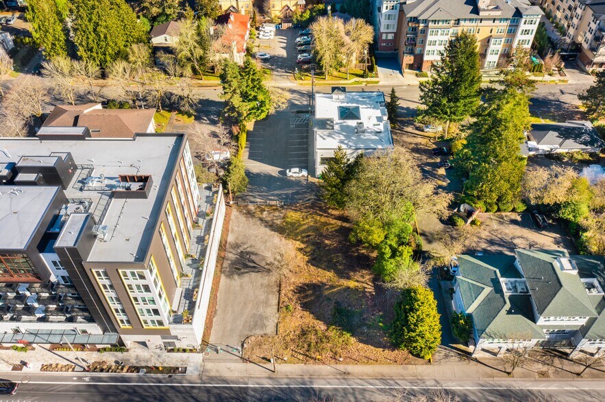 More Photos Of 8412 164th Ave NE, Redmond Apartments For Sale