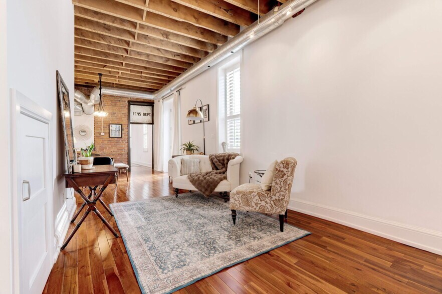 More Photos Of 205 King St E, Hamilton Storefront Retail Residential For Sale