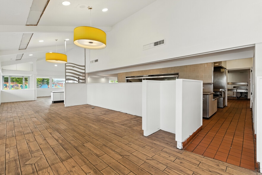 More Photos Of 4355 Sonoma Blvd, Vallejo Restaurant For Sale