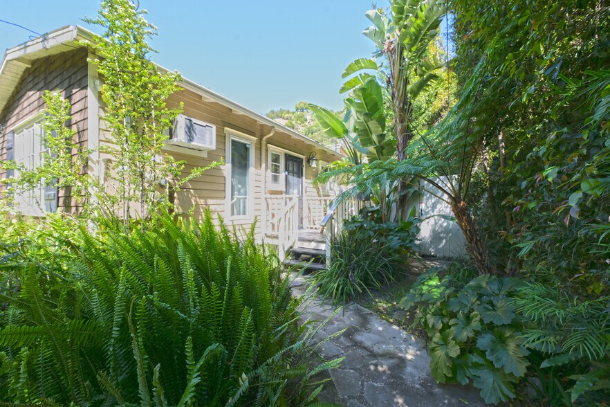 More Photos Of 2592 N Beachwood Dr, Los Angeles Multifamily For Sale