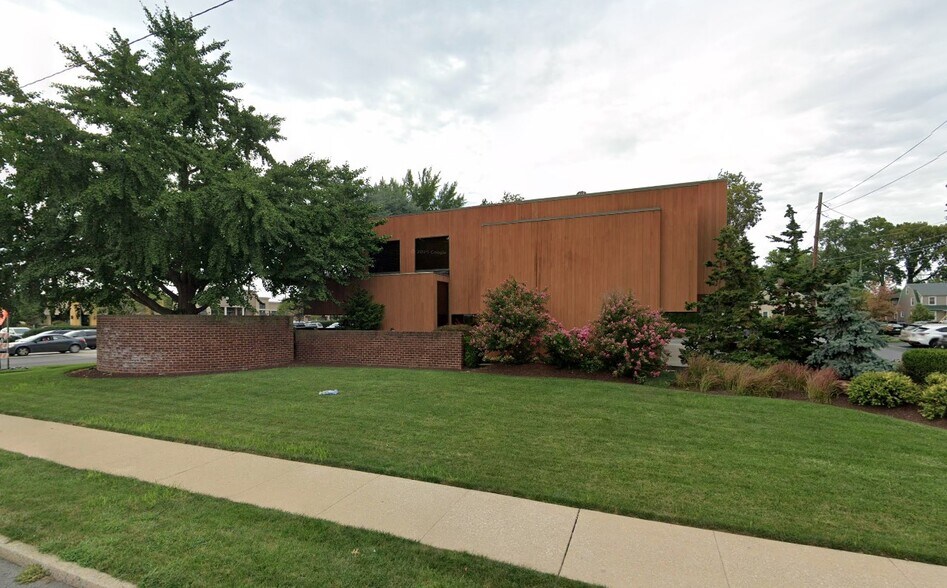 More Photos Of ,  Office For Sale