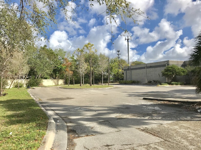 More Photos Of 8191 Wiles Rd, Coral Springs Land For Lease
