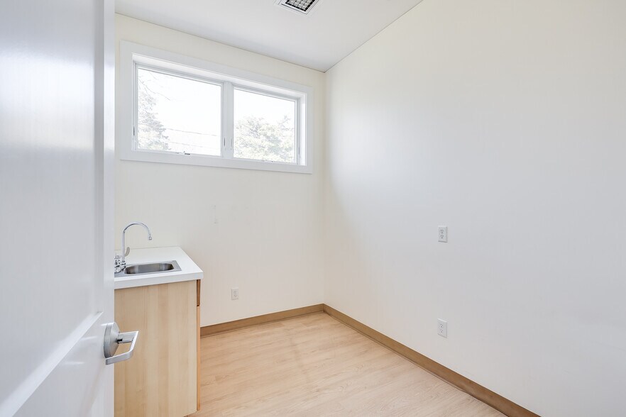 More Photos Of 204 Main St, Orleans Medical For Sale