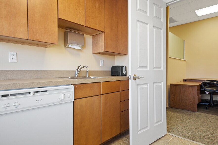 More Photos Of 1117 E Landis Ave, Vineland Office Residential For Lease