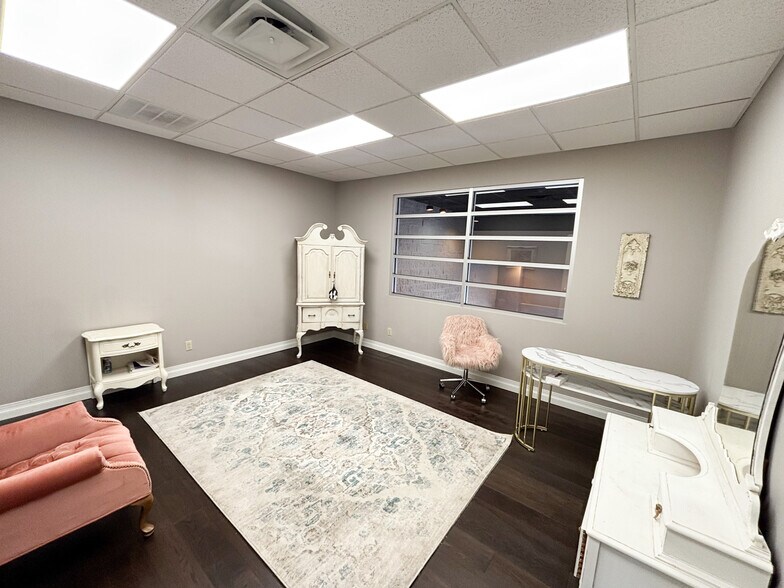 More Photos Of 3060 S Fremont Ave, Springfield General Retail For Sale