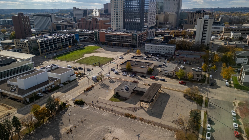 More Photos Of 209 E Center St, Rochester Bank For Lease