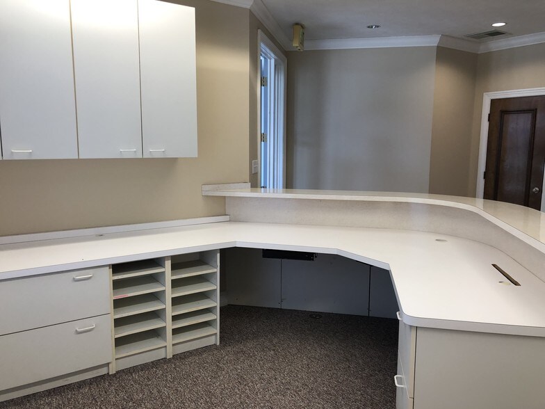 More Photos Of 1528 E Greyhound Pass, Carmel Office For Lease