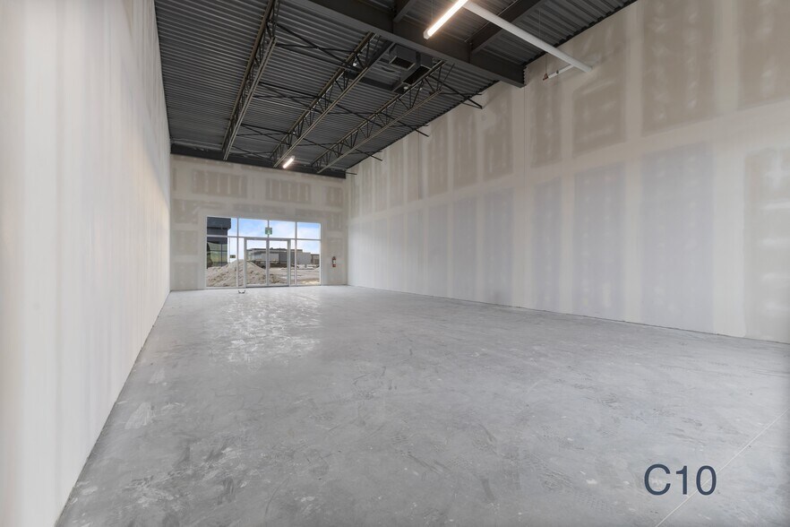 More Photos Of 4100 NE 109 Av, Calgary Storefront For Sale
