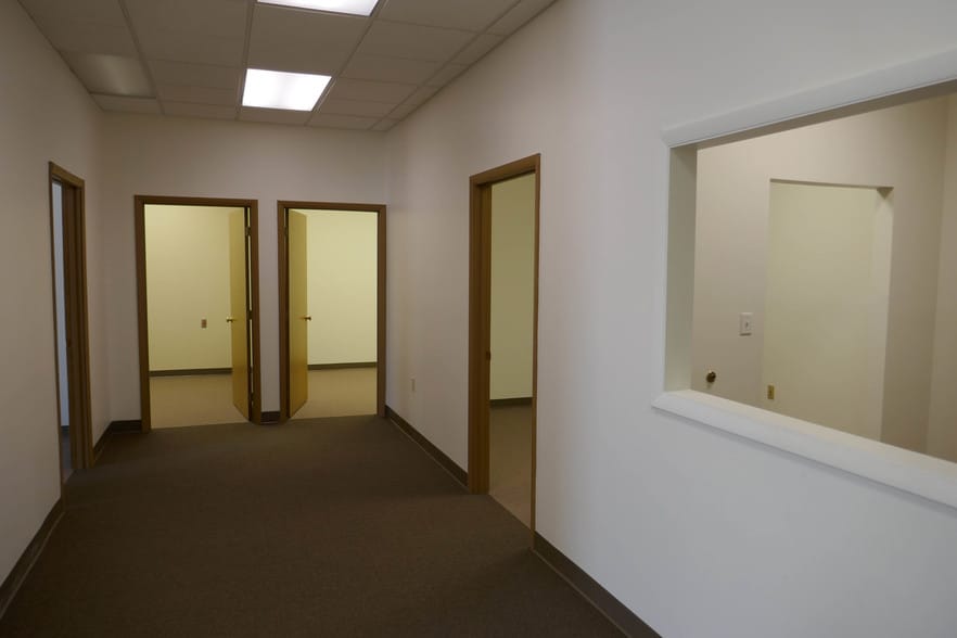 More Photos Of 10427 Cogdill Rd, Knoxville Light Distribution For Lease