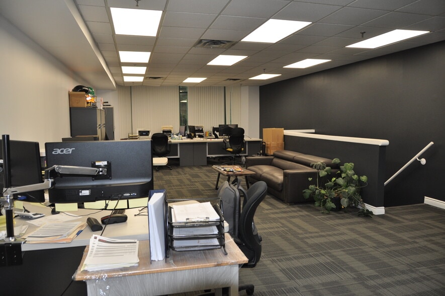 More Photos Of 2800 John St, Markham Light Distribution For Sale