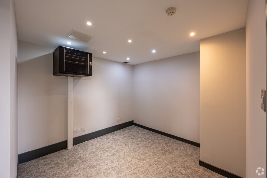 More Photos Of 78 St Vincent St, Glasgow Office For Lease